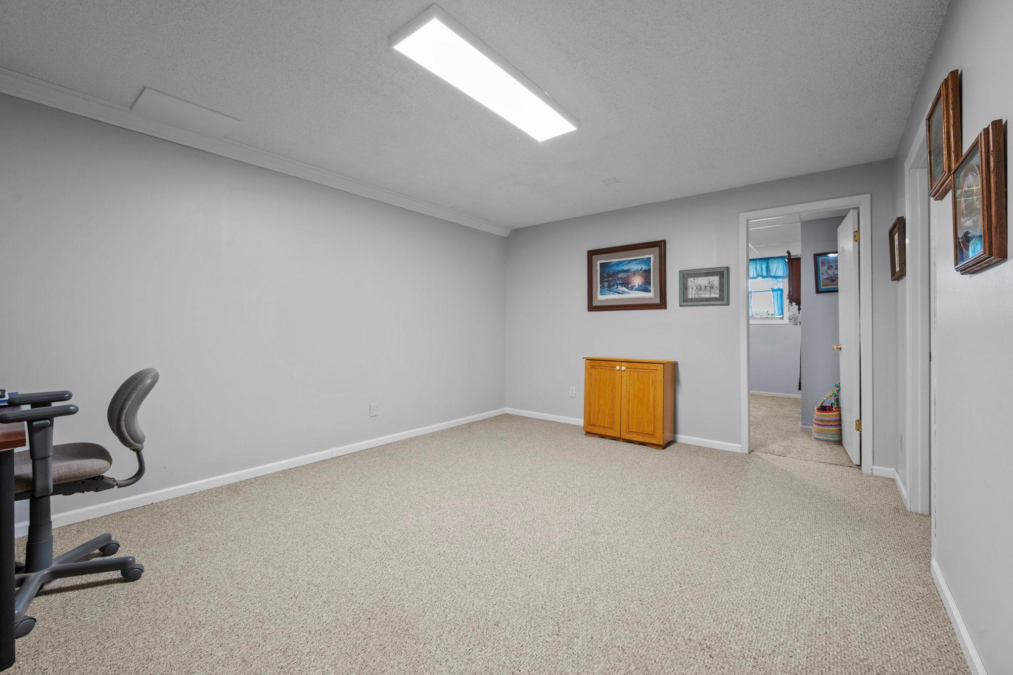 21650 Oakdale Dr, Corcoran, MN