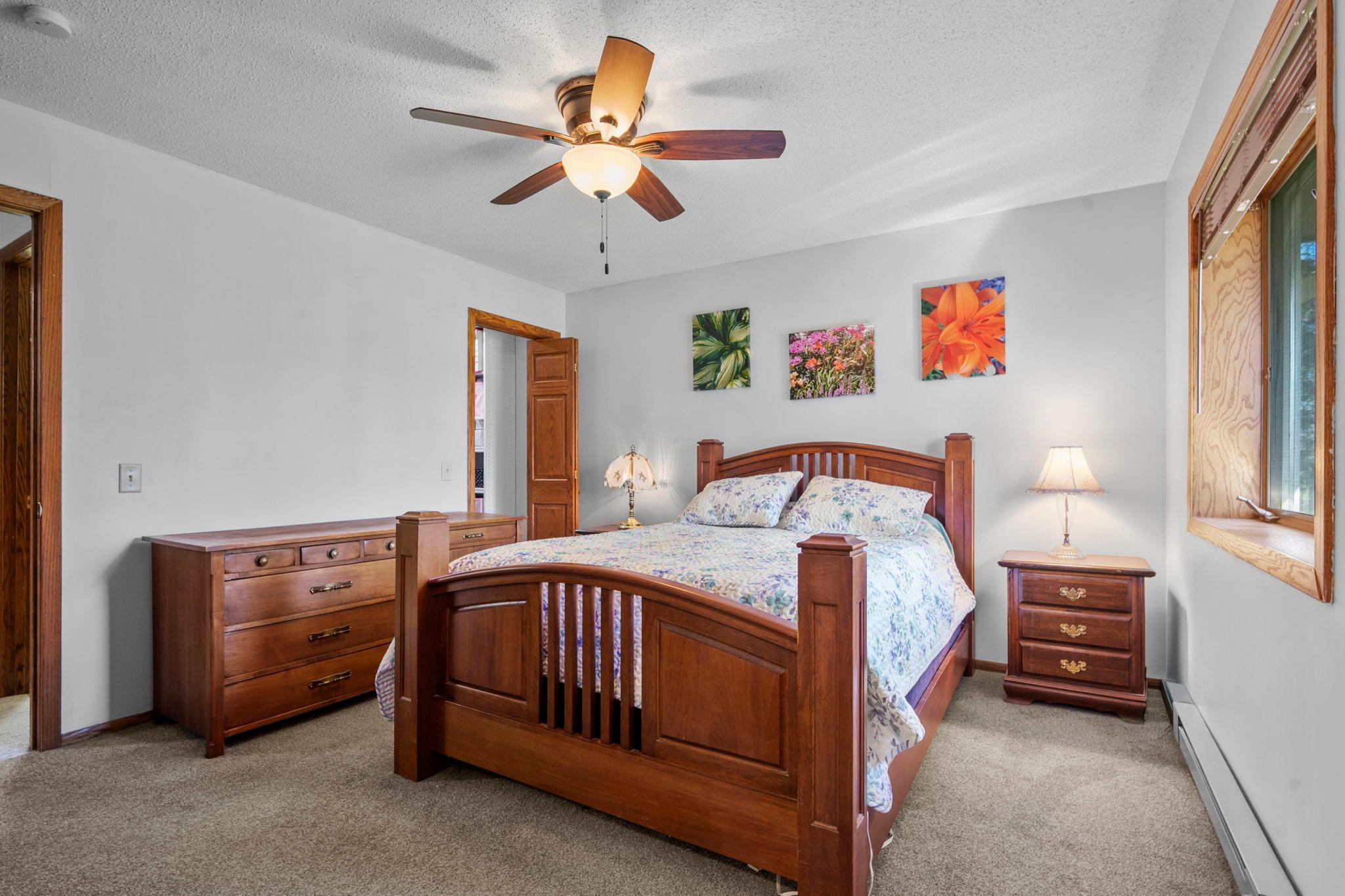 21650 Oakdale Dr, Corcoran, MN