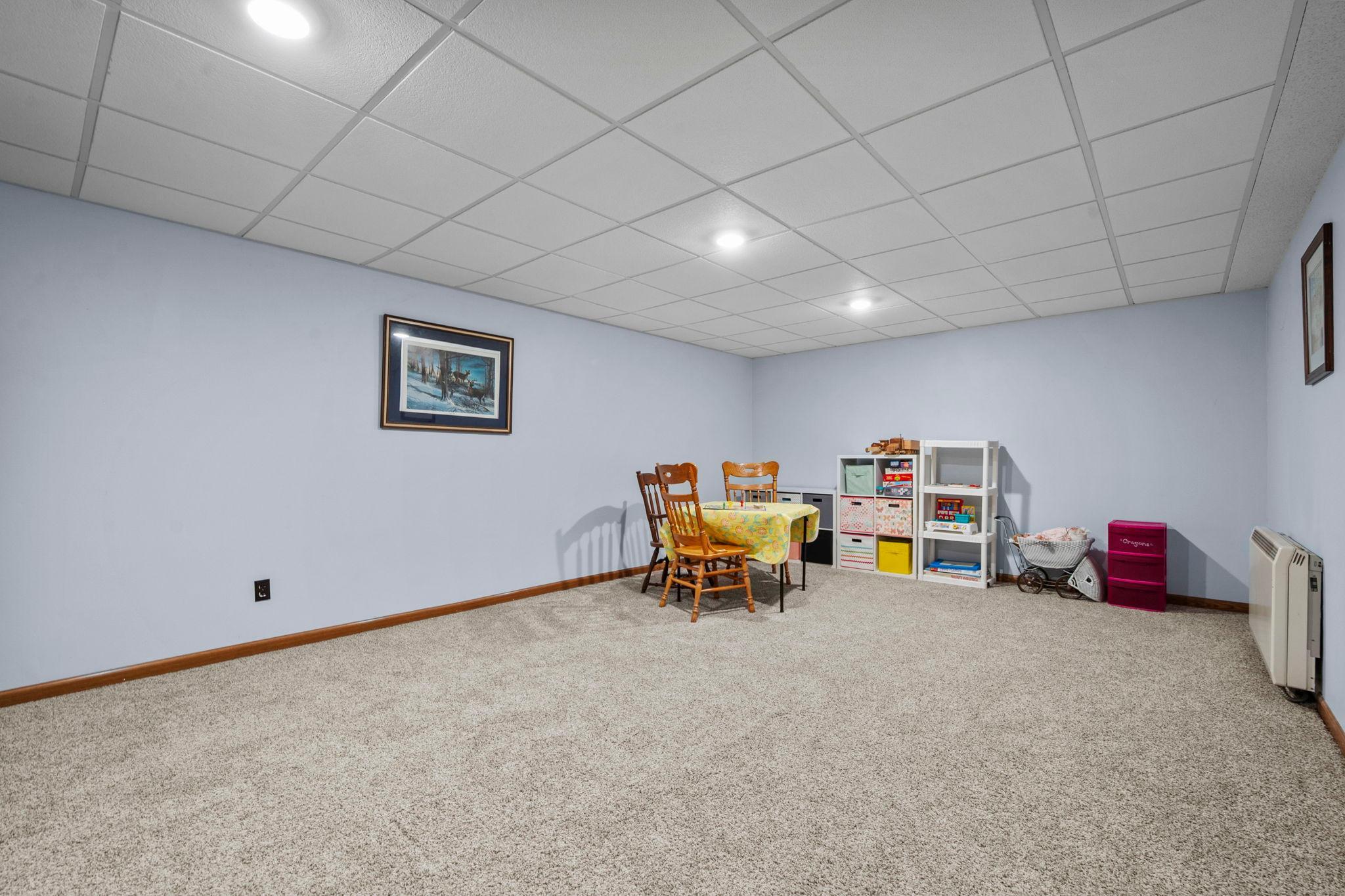 21650 Oakdale Dr, Corcoran, MN