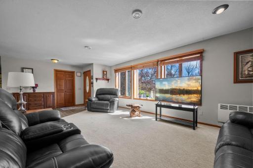 21650 Oakdale Drive, Rogers, MN 55374