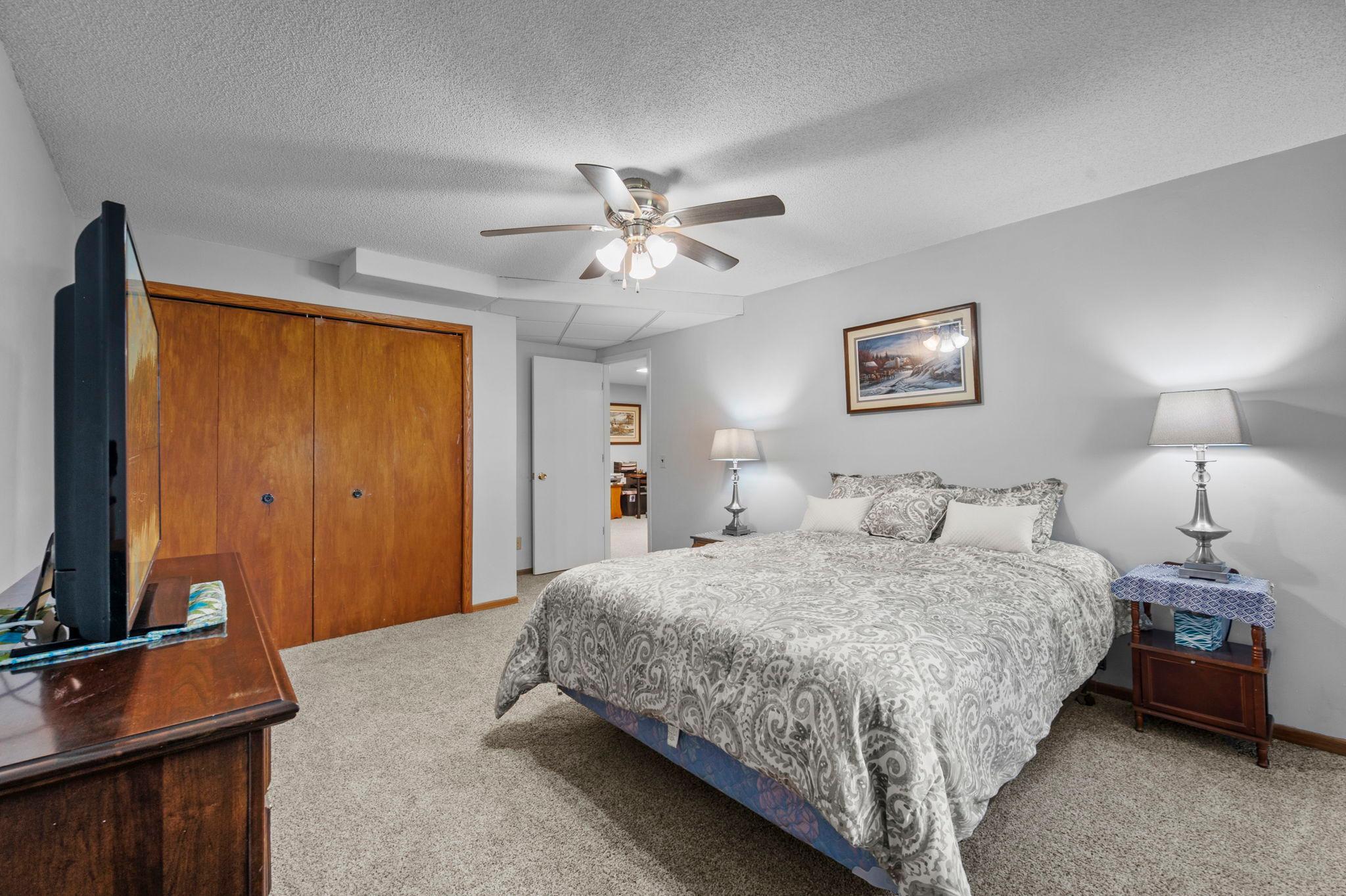 21650 Oakdale Dr, Corcoran, MN