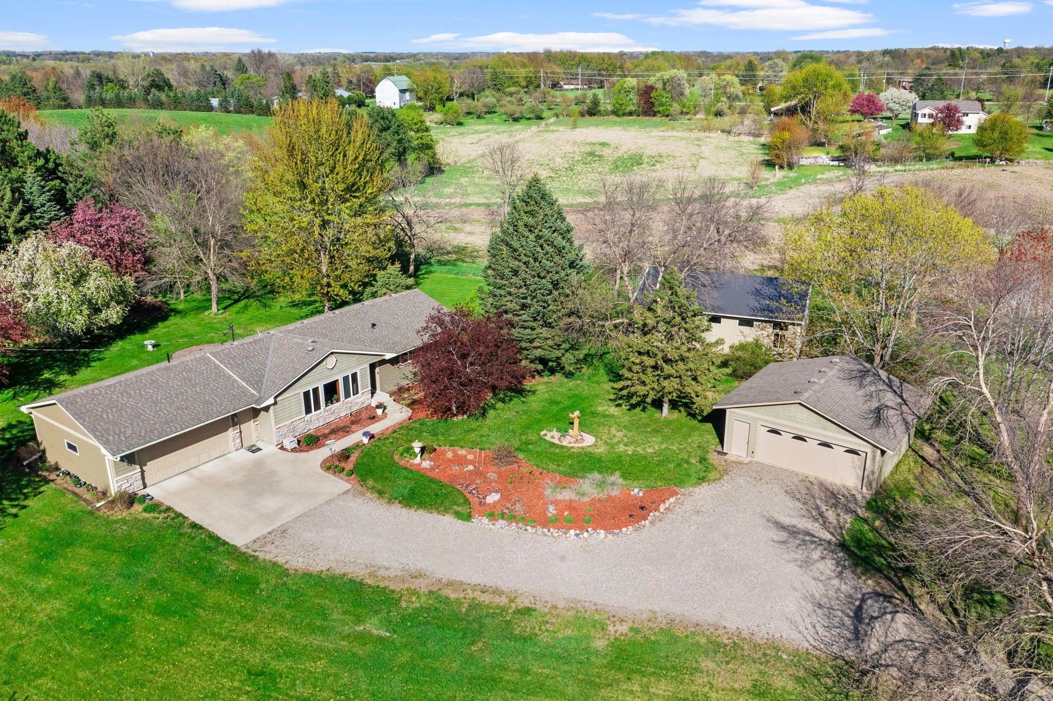 21650 Oakdale Dr, Corcoran, MN