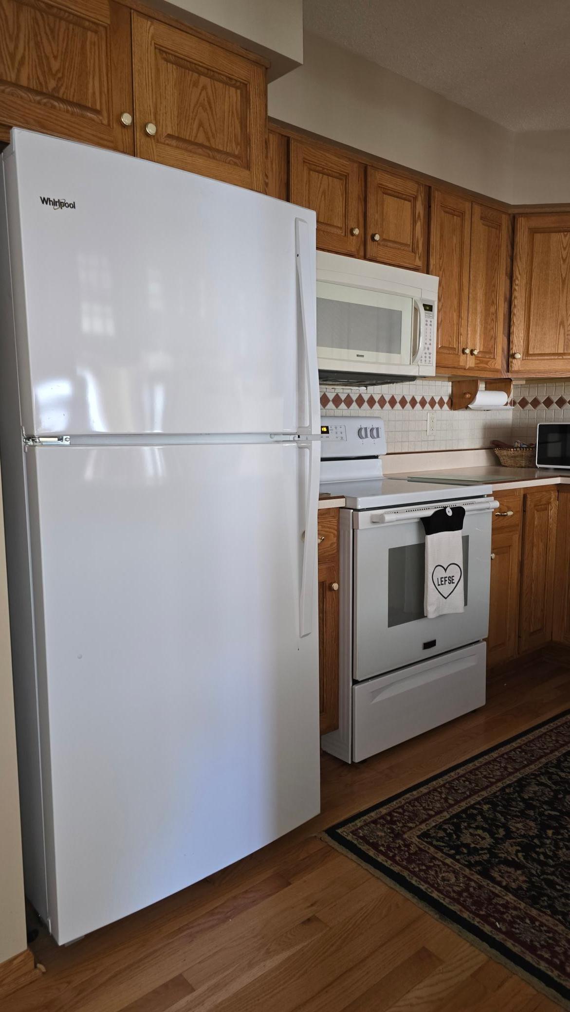 appliances in the kitchen to remain.jpg
