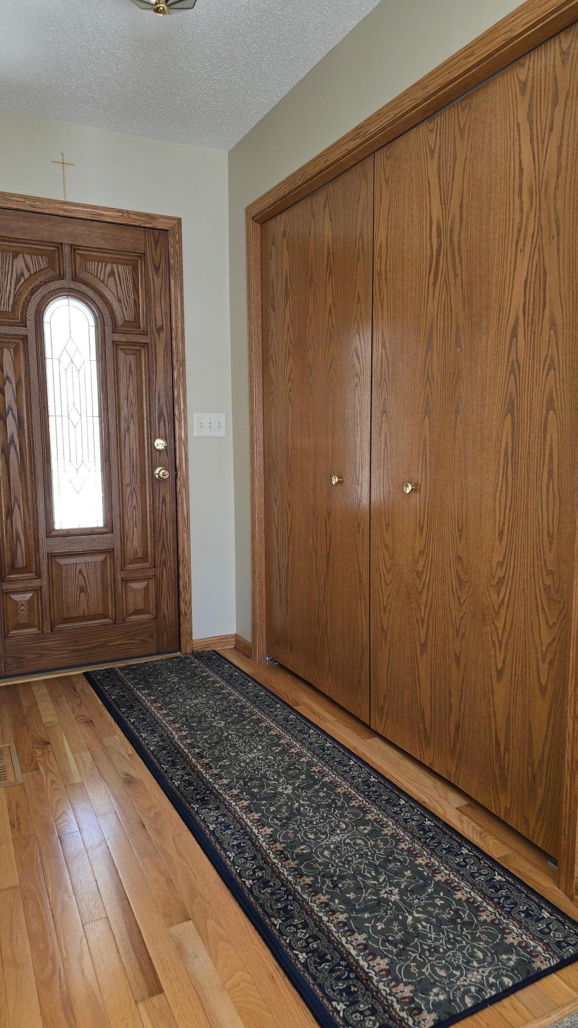 front entrance foyer.jpg