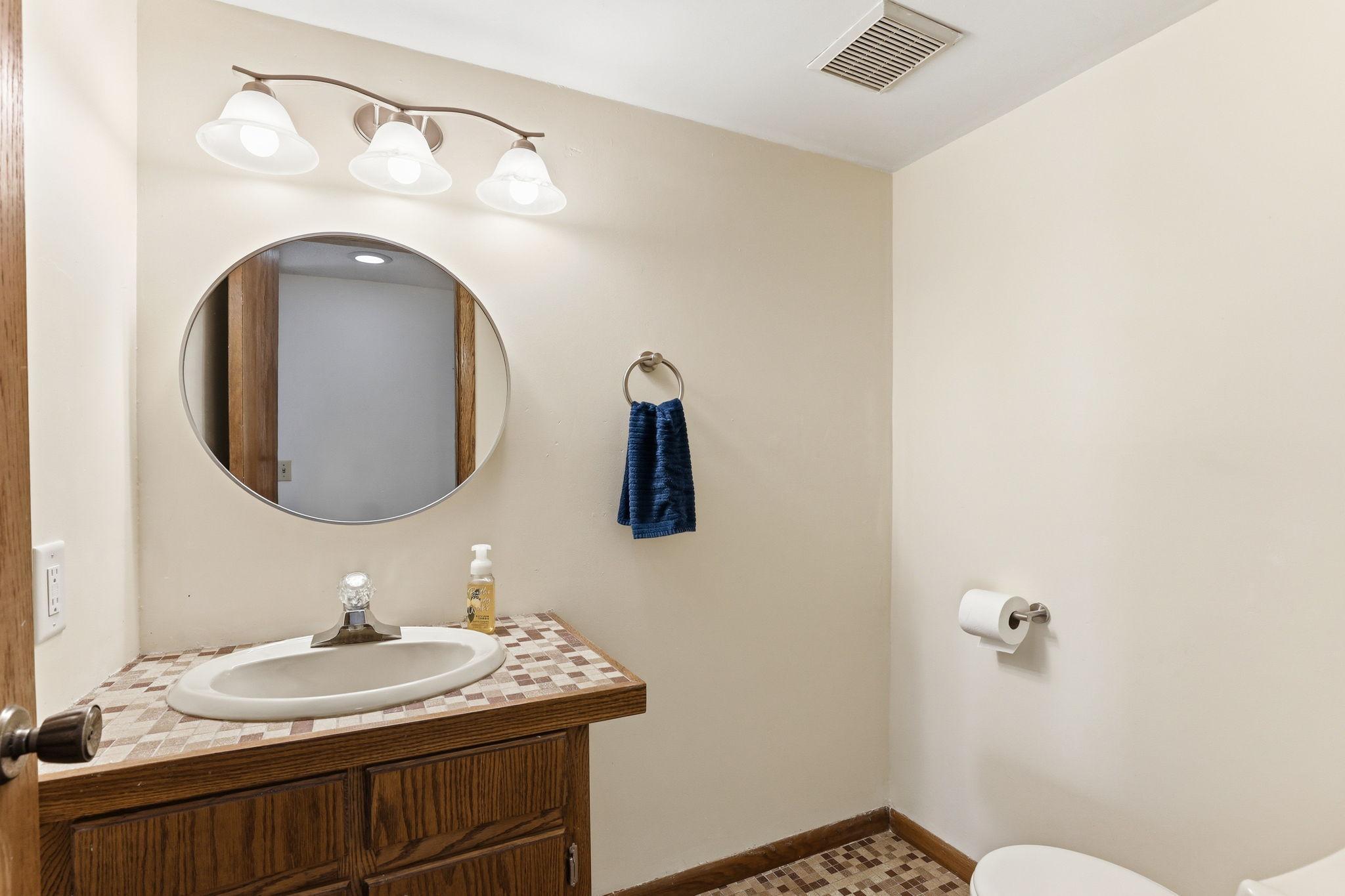 16-31-web-or-mls-16175-jamaica-ave-29.jpg