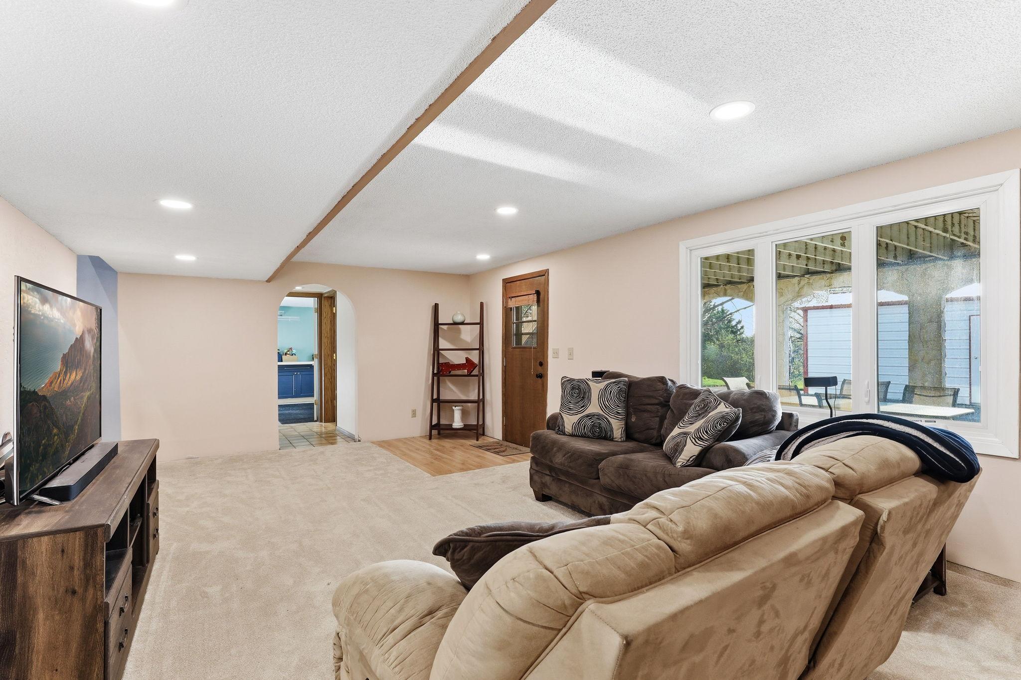 13-26-web-or-mls-16175-jamaica-ave-24.jpg