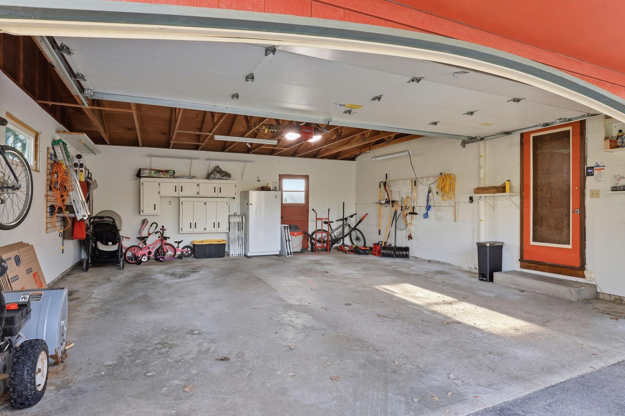 17-32-web-or-mls-16175-jamaica-ave-30.jpg