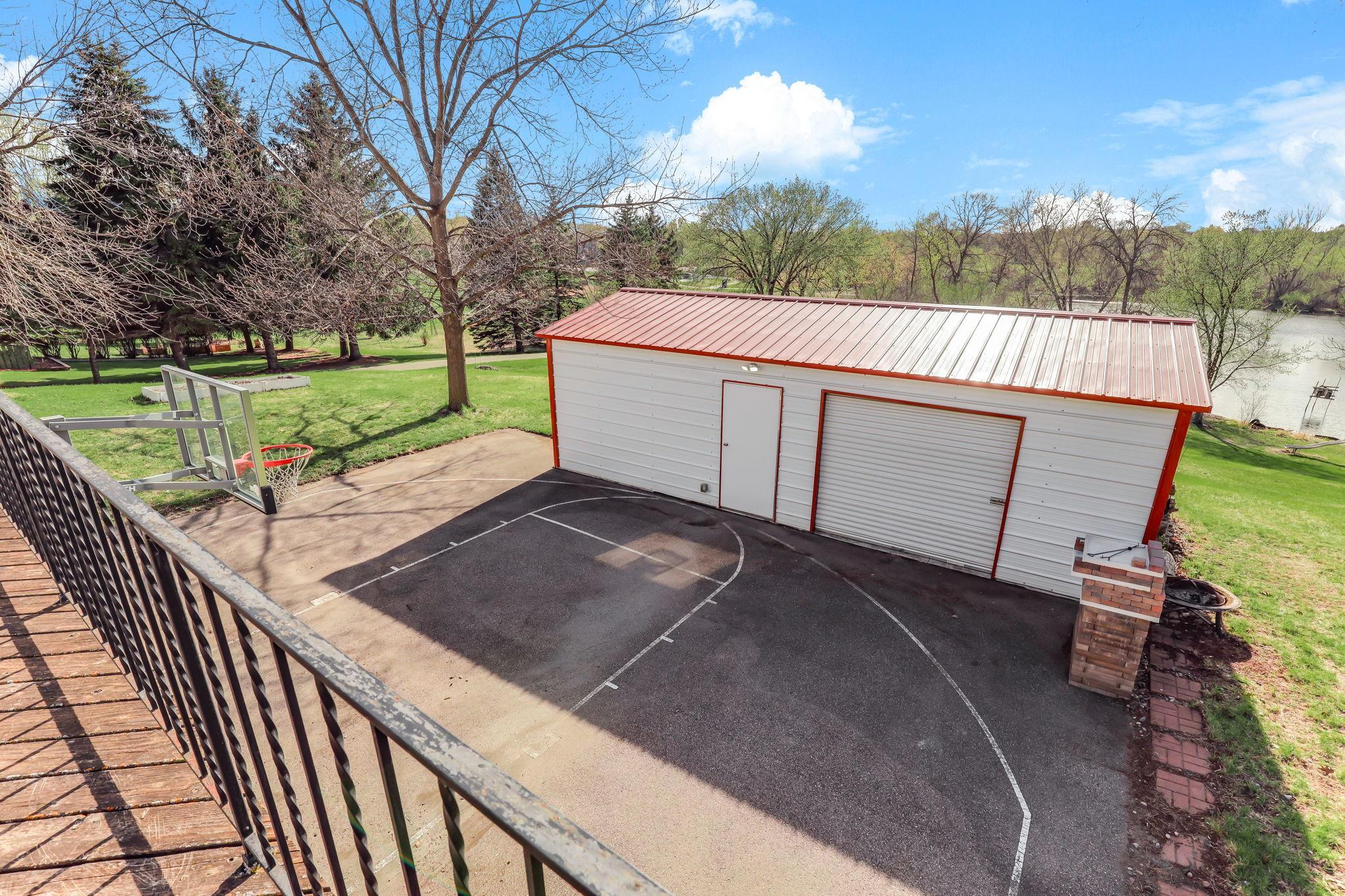 18-34-web-or-mls-16175-jamaica-ave-32.jpg