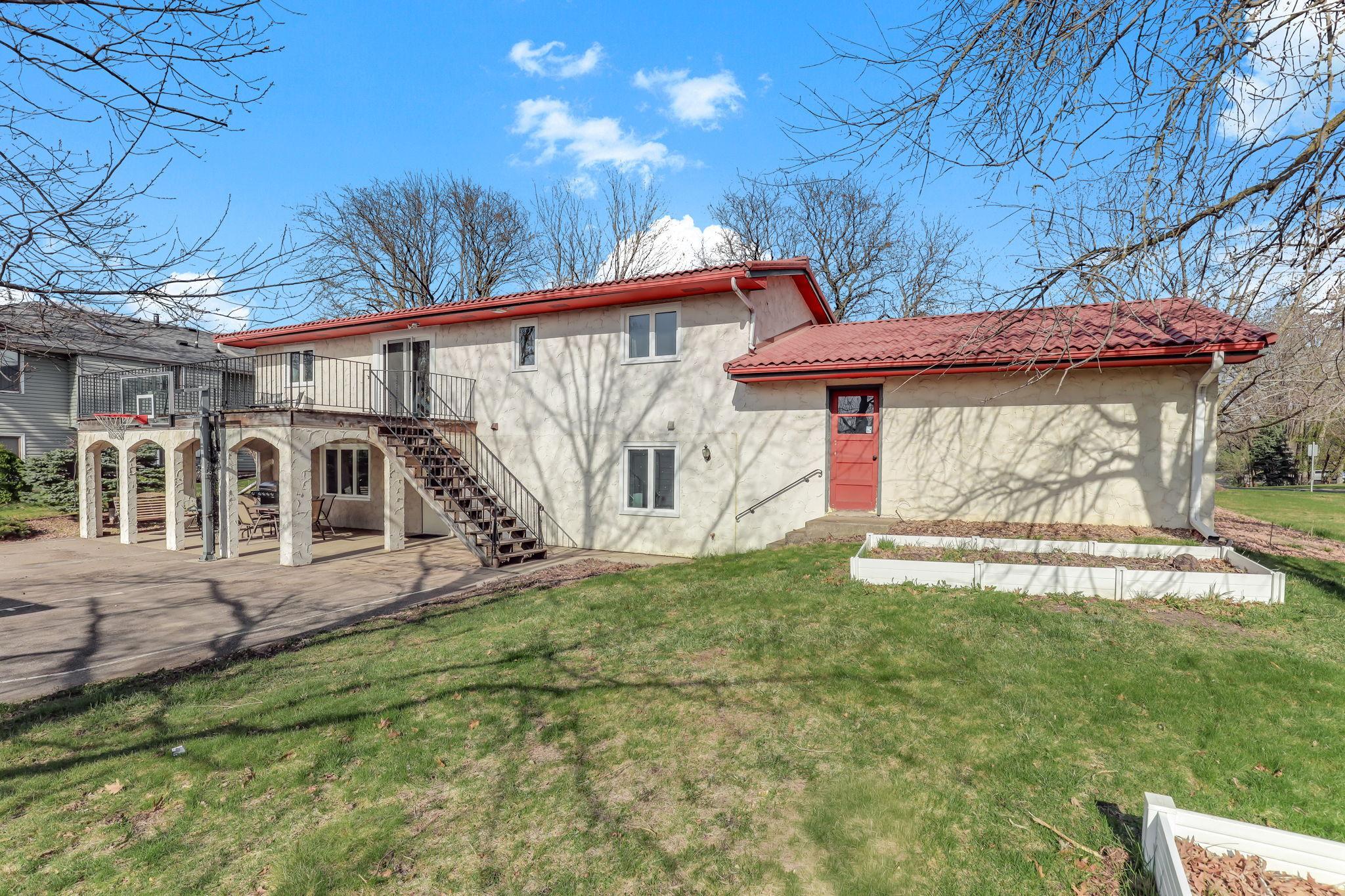 20-40-web-or-mls-16175-jamaica-ave-38.jpg
