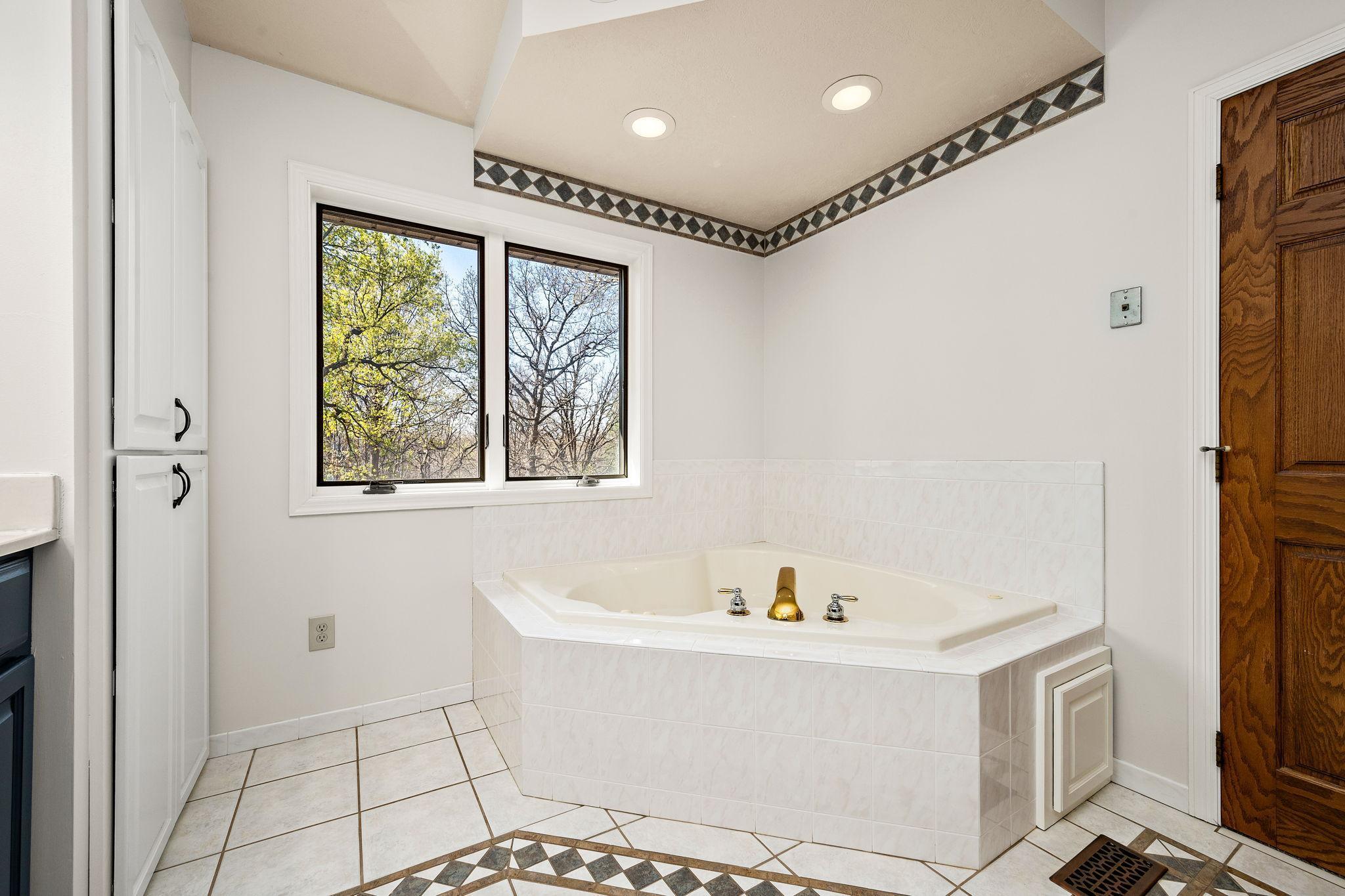 Owner suite whirlpool tub