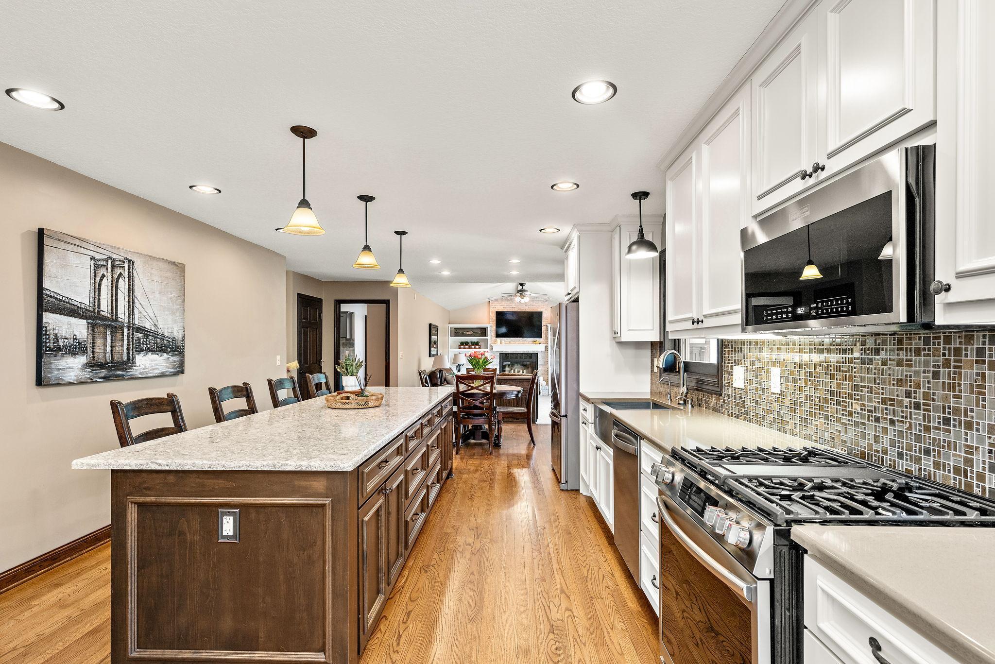 Kitchen & dining room