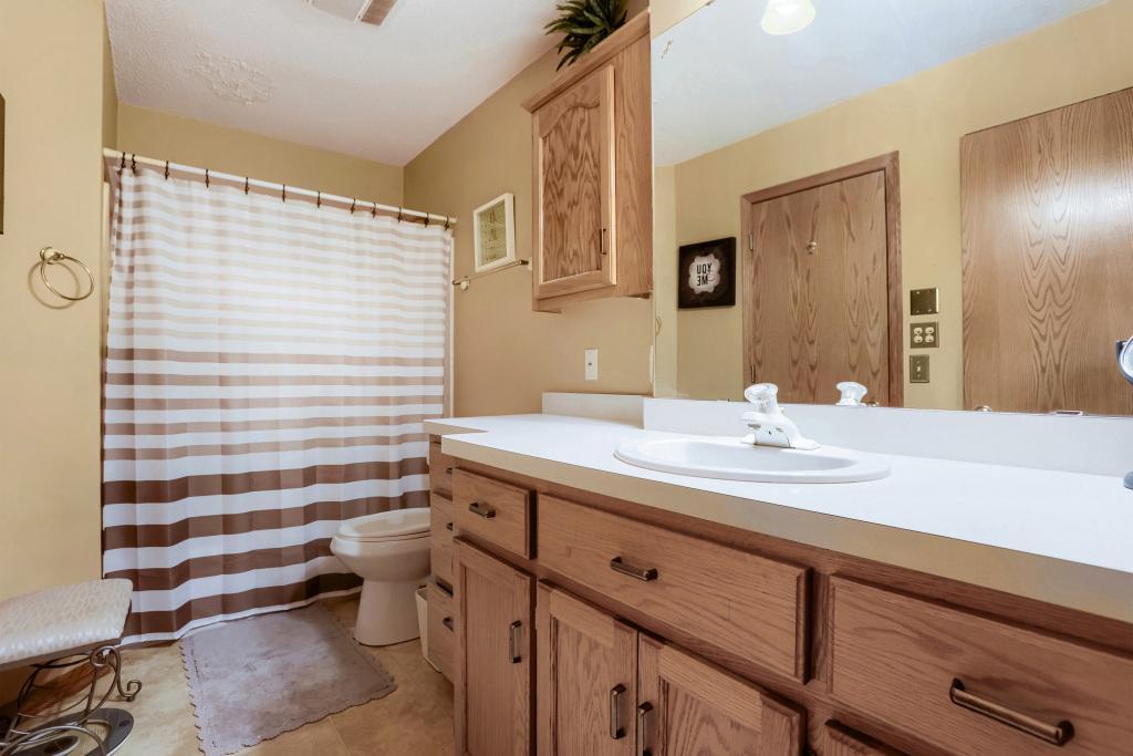 6303 Cavell Court - MLS Sized - 015 - 15 Primary Bathroom.jpg