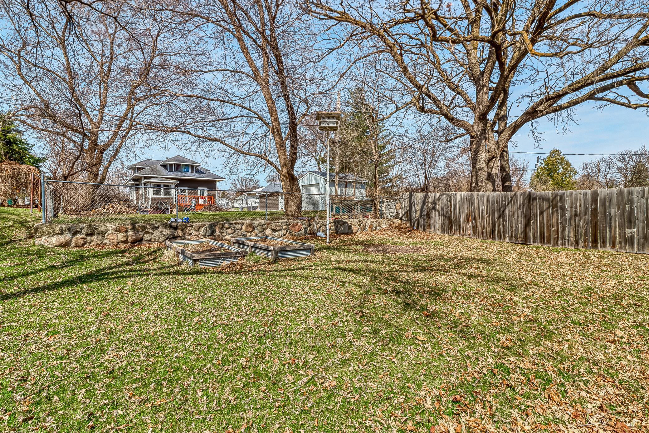 Backyard1_4 - Copy.jpg