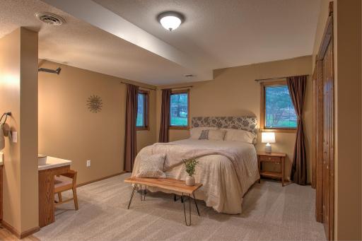 3125 Kenwood Street S, Cambridge, MN 55008
