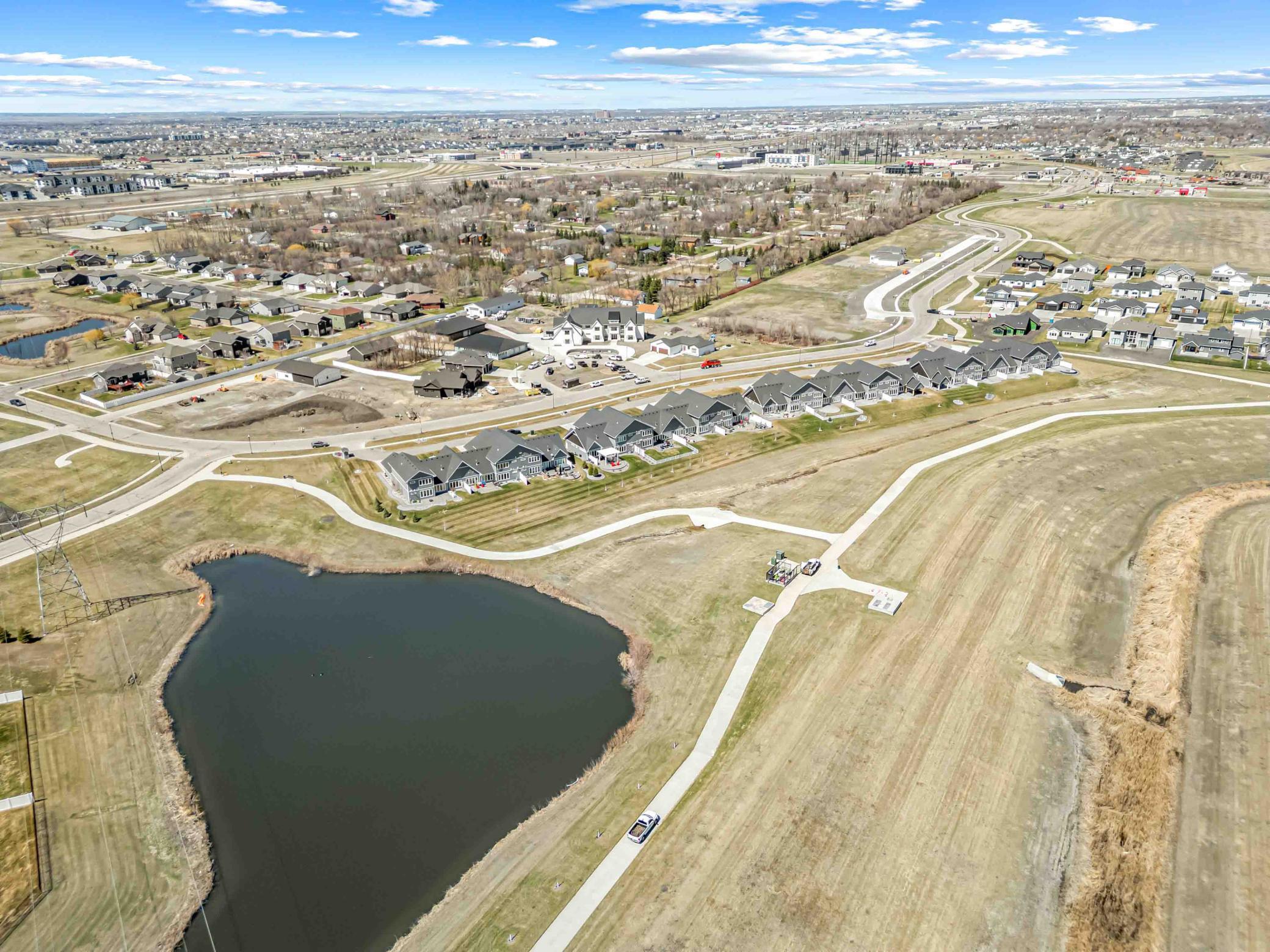 5900 31st St S Fargo-11.jpg