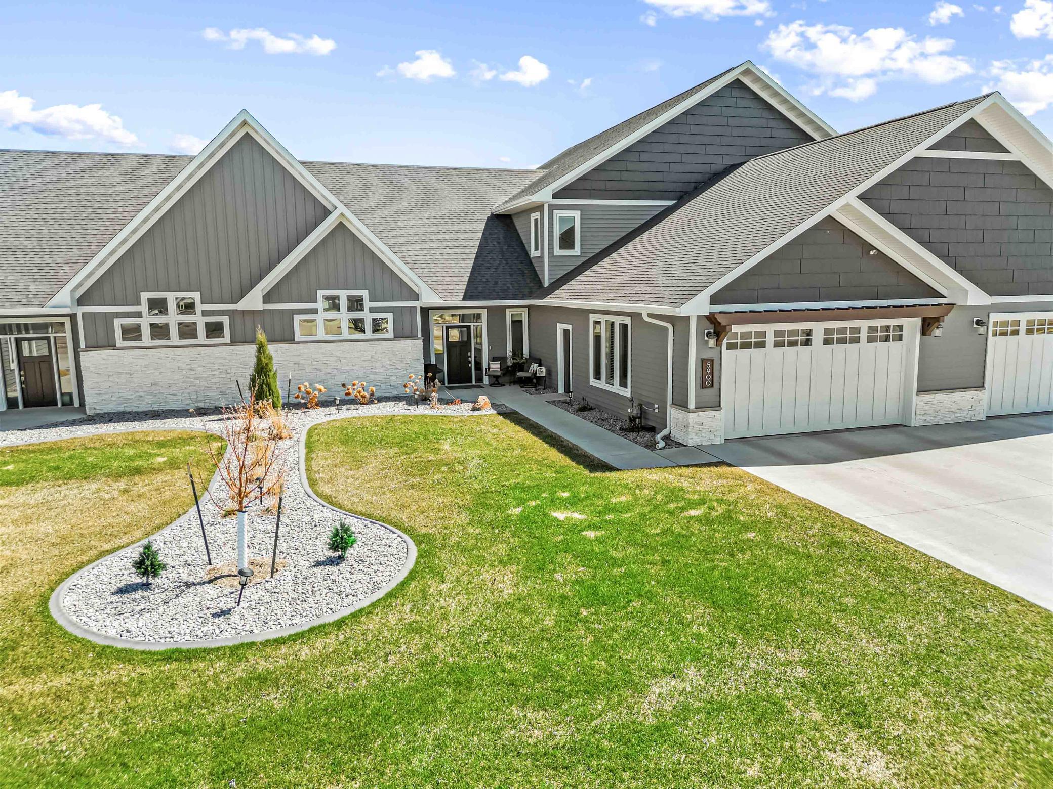 5900 31st St S Fargo-1.jpg