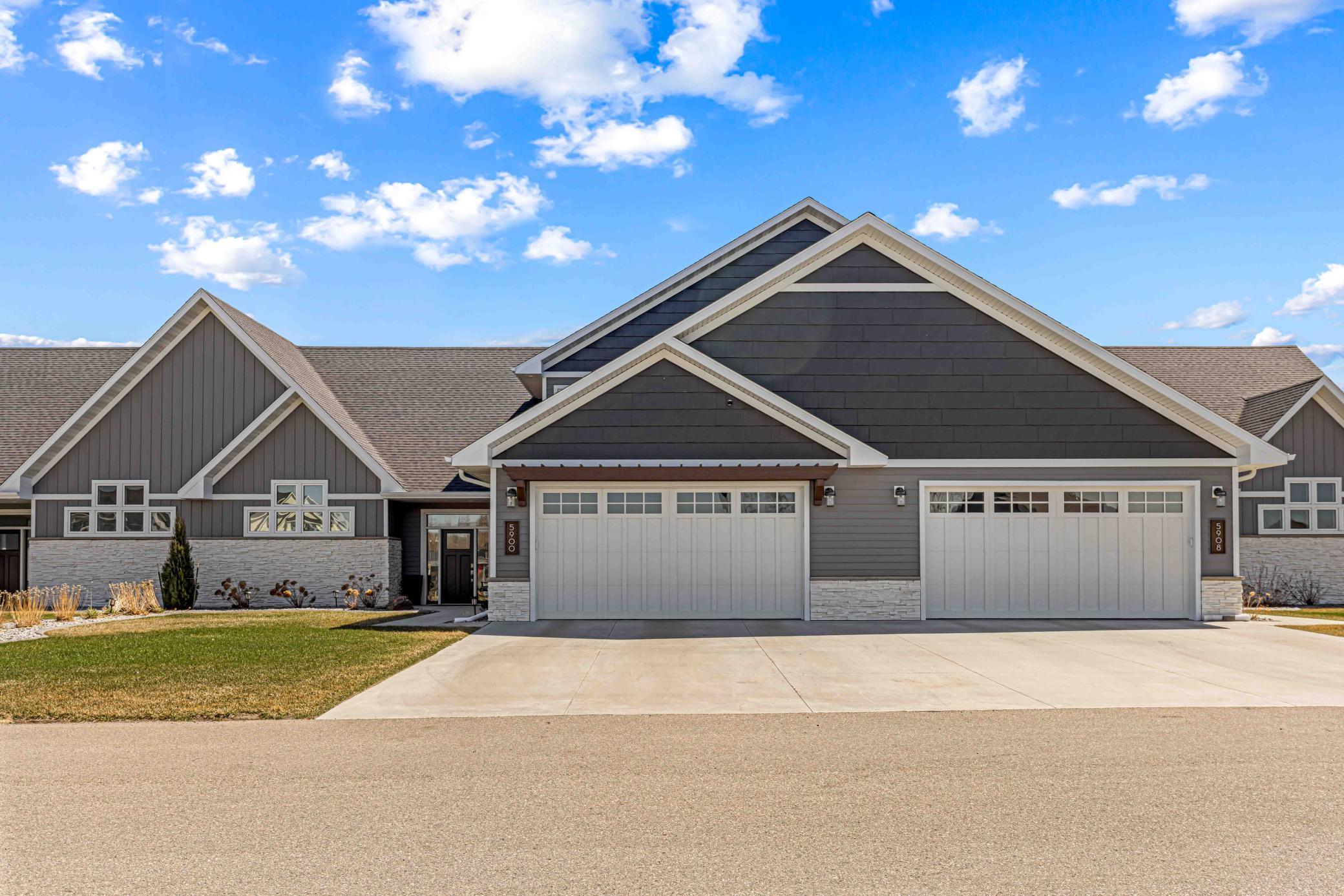 5900 31st St S Fargo-15.jpg