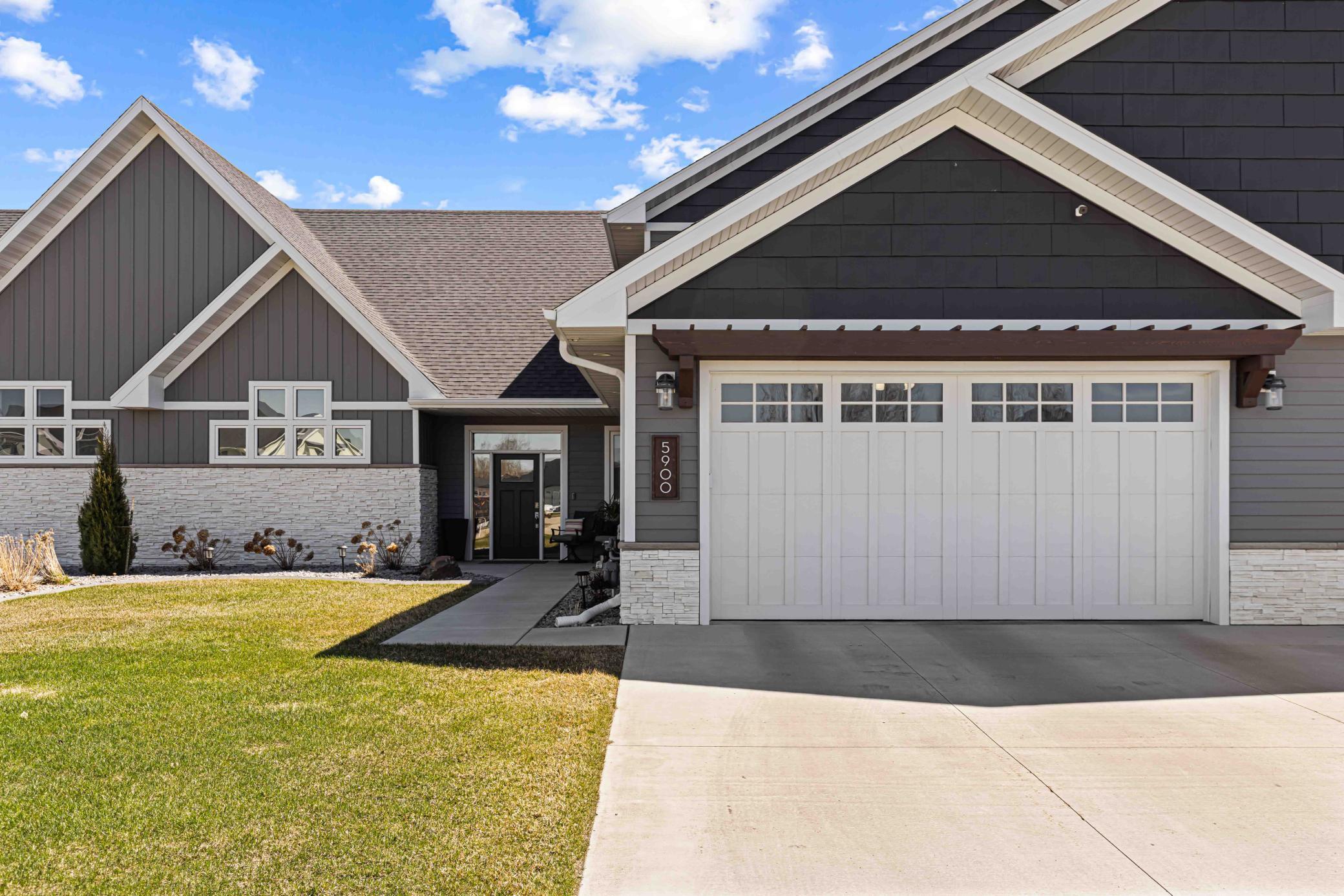 5900 31st St S Fargo-14.jpg