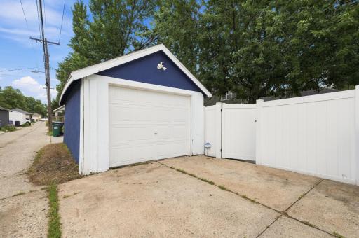 4024 11th Avenue S, Minneapolis, MN 55407