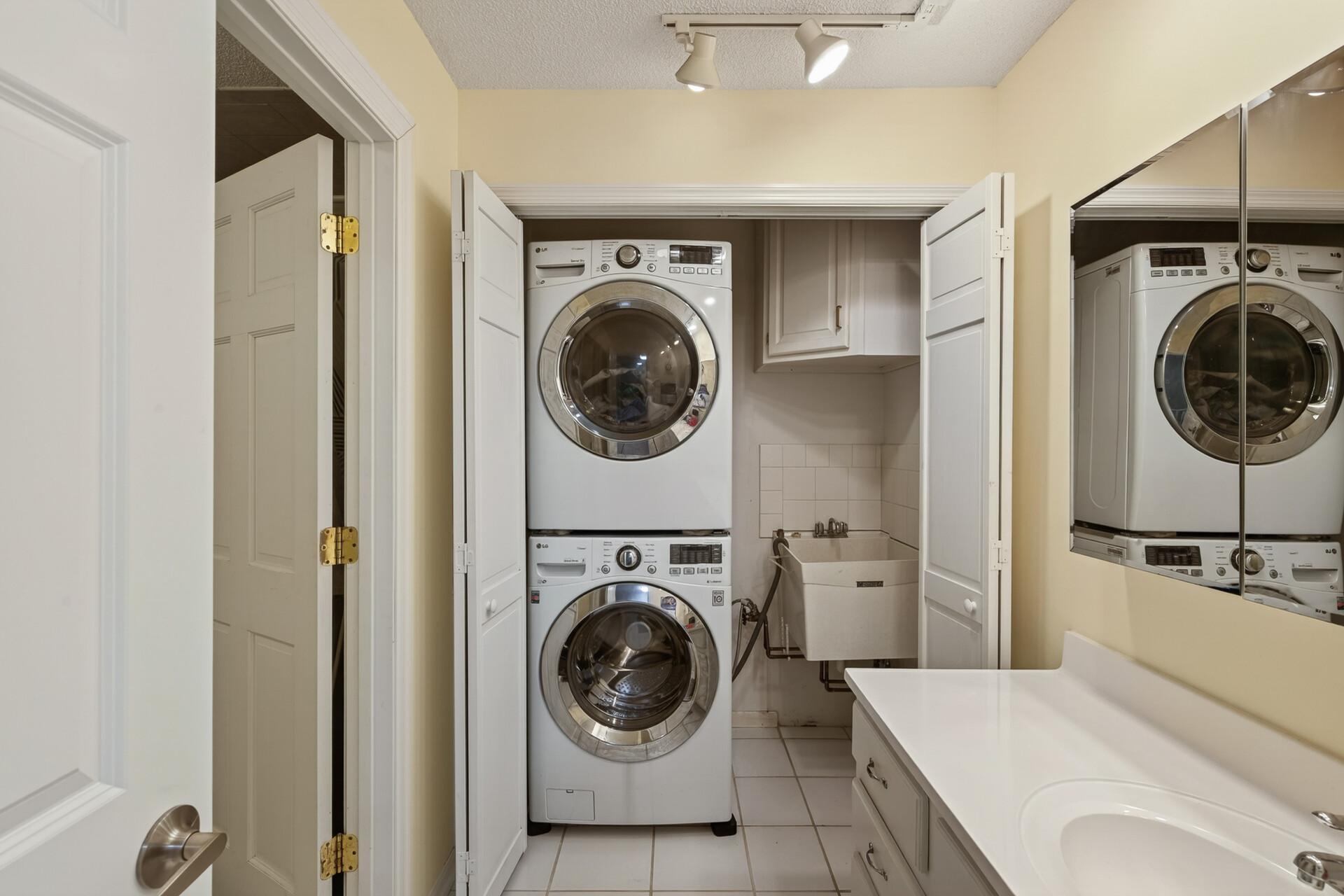 Convenient 2nd level laundry with sink!
