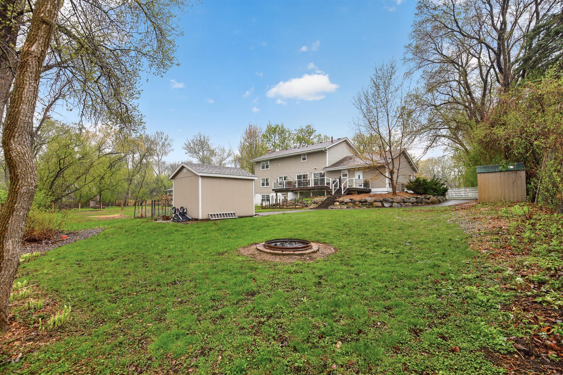 Enjoy the summer evenings around the firepit.