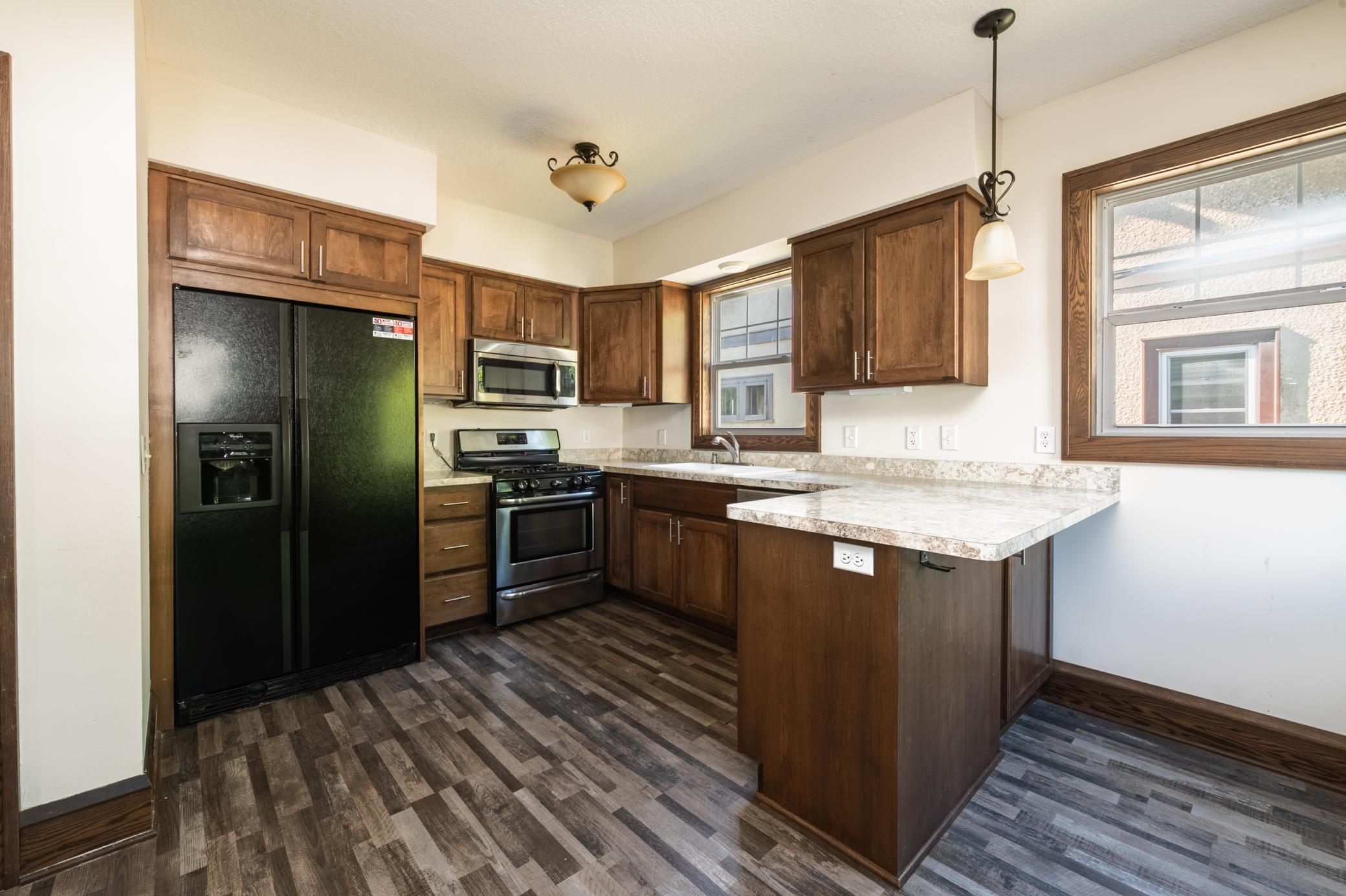 Newton7-kitchen.jpg