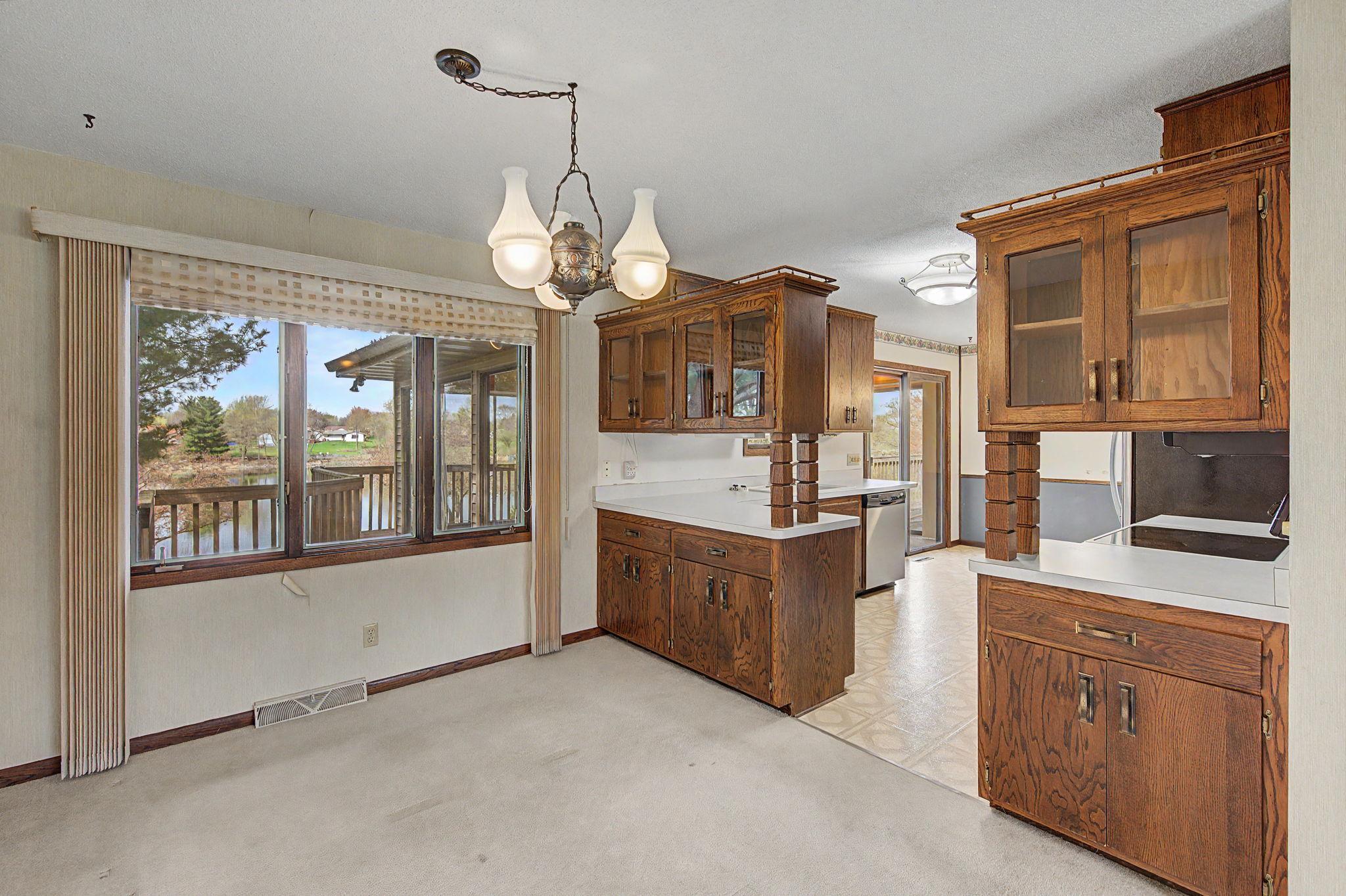 The large windows offer beautiful lake views.