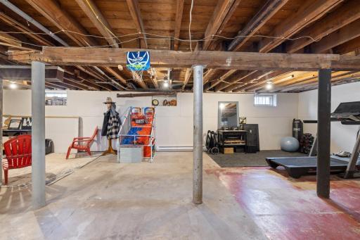 610 11th St S, Virginia, MN 55792