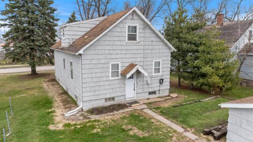 610 11th St S, Virginia, MN 55792
