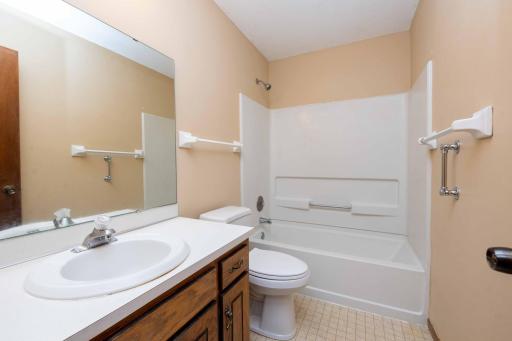 7552 15th Street Lane N, Saint Paul, MN 55128