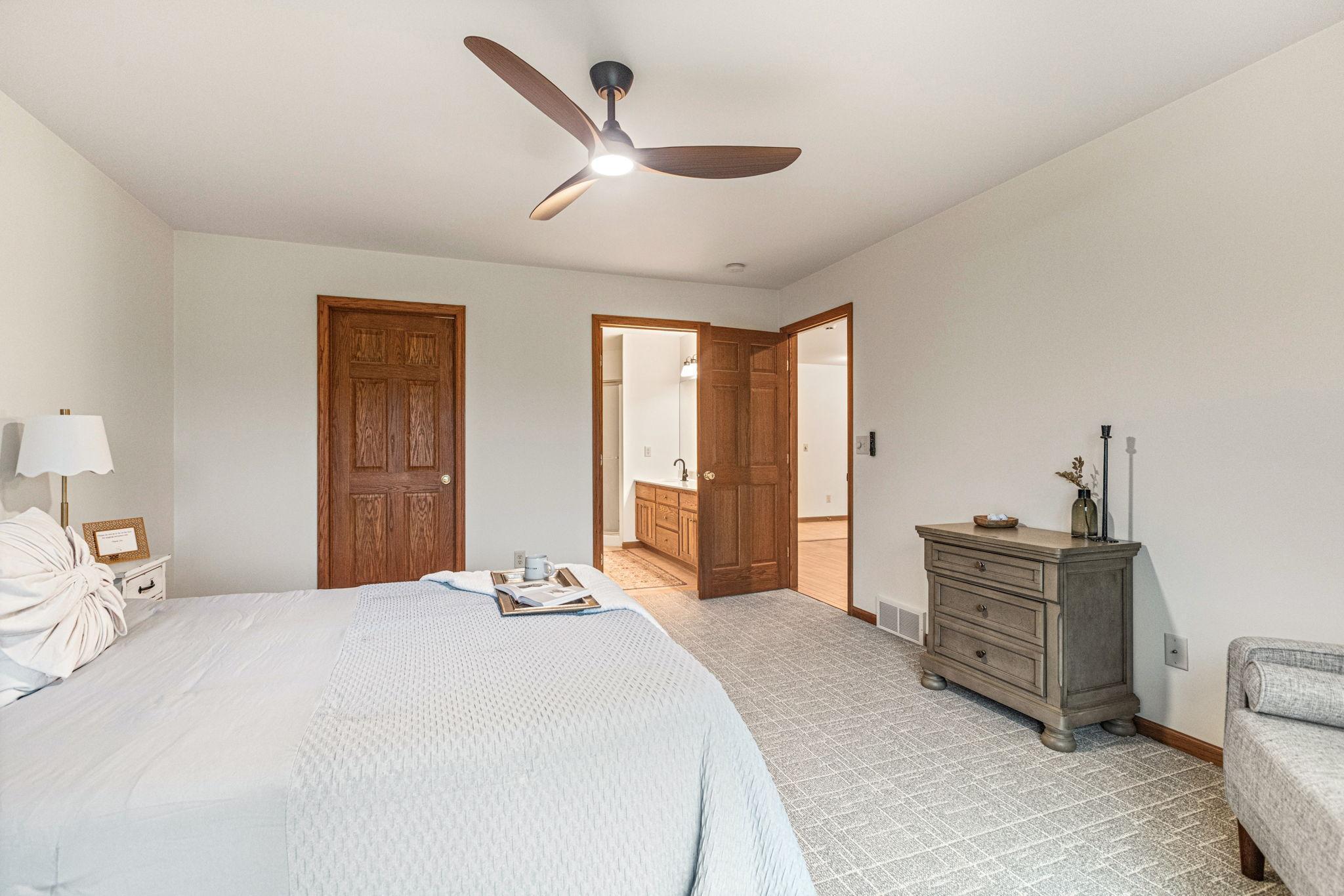 22-web-or-mls-2608 Princeton (22).jpg