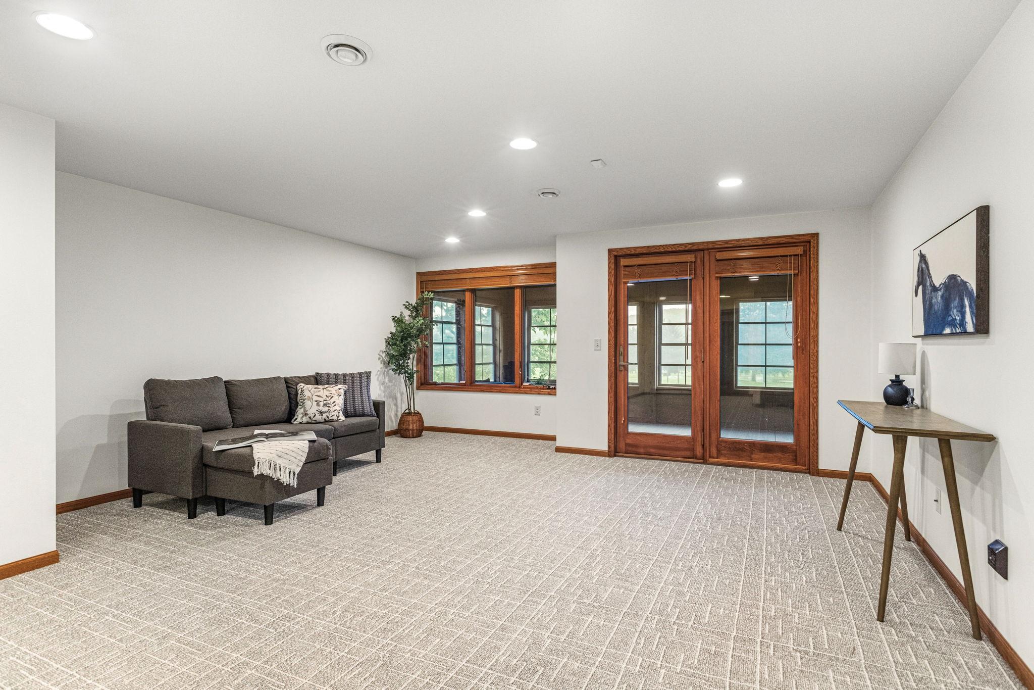 27-web-or-mls-2608 Princeton (27).jpg