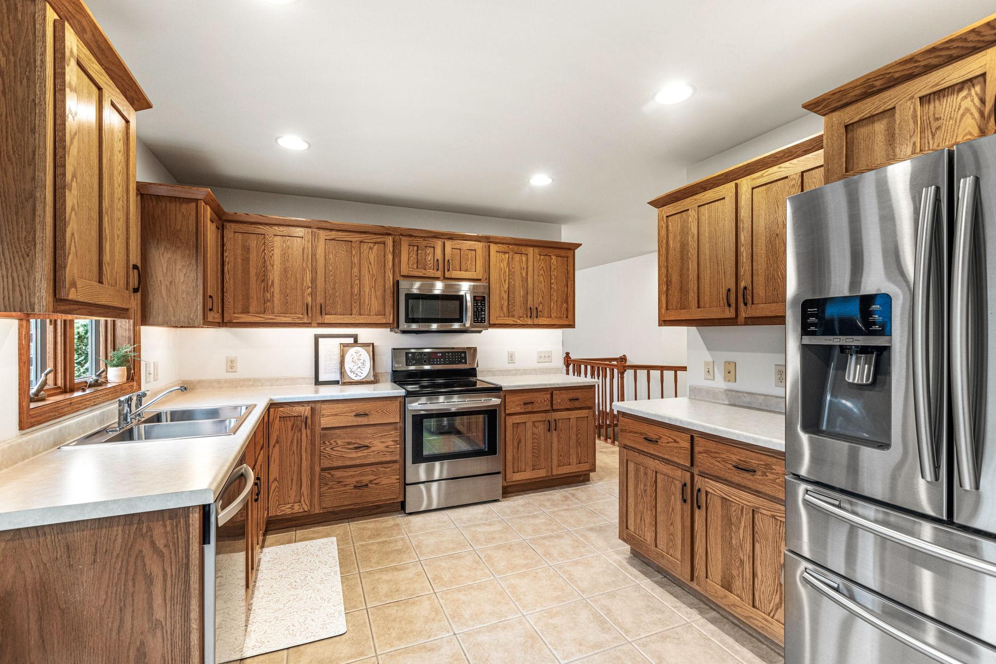 15-web-or-mls-2608 Princeton (15).jpg