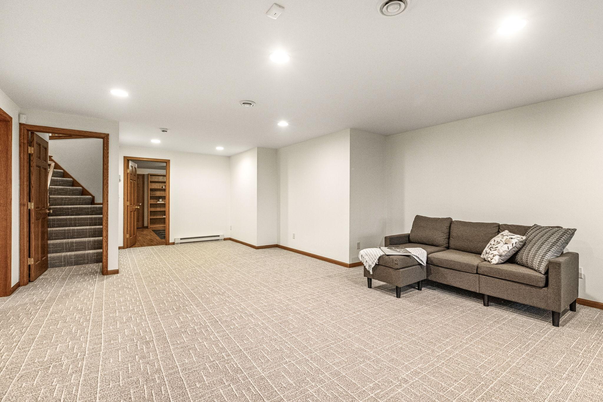 29-web-or-mls-2608 Princeton (29).jpg
