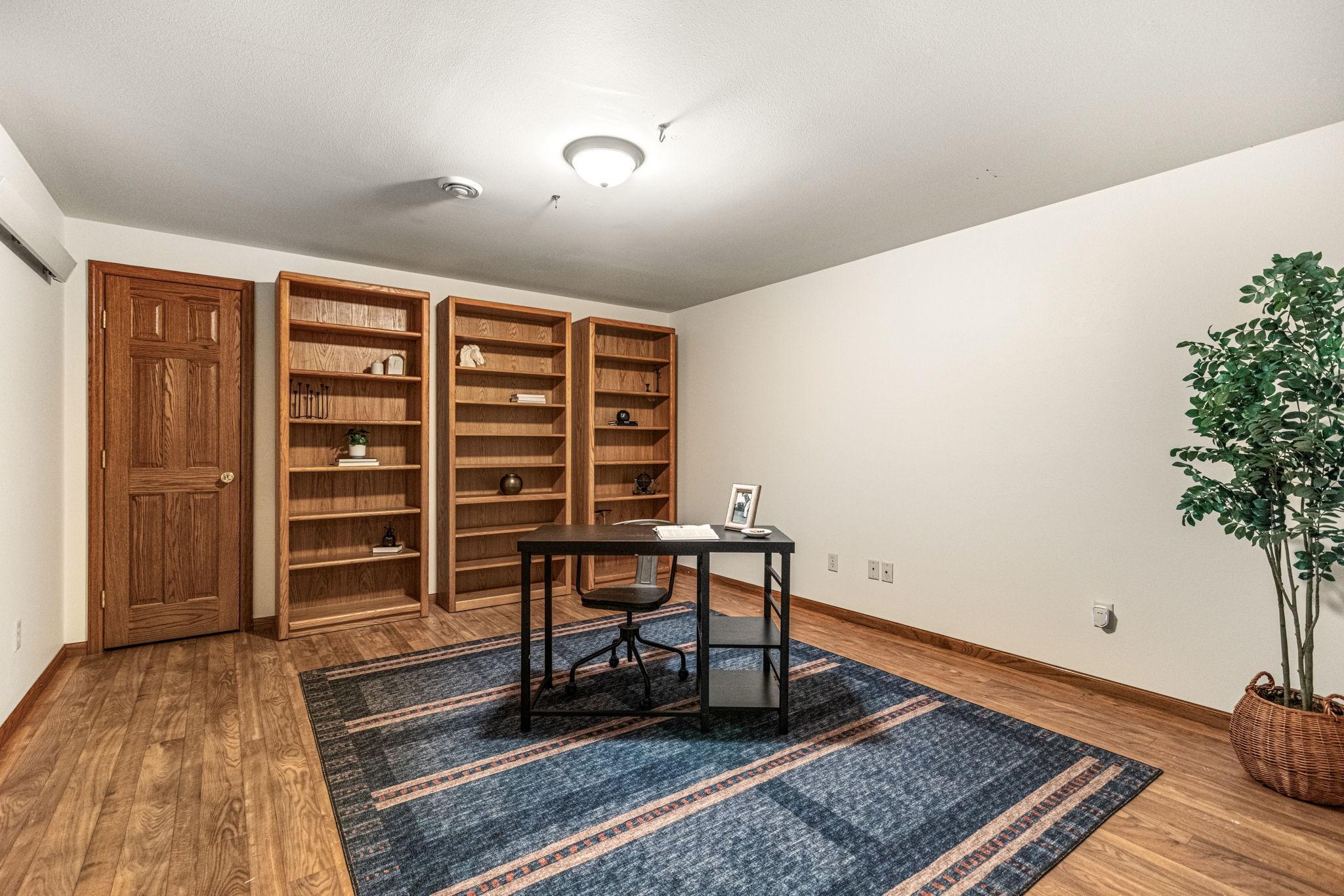 30-web-or-mls-2608 Princeton (30).jpg