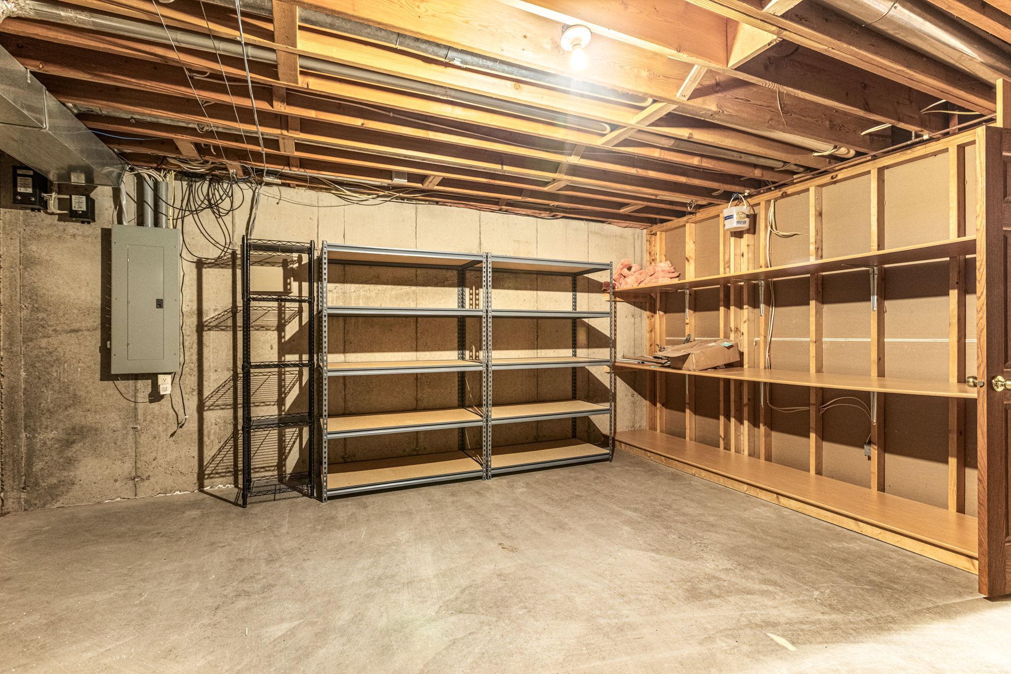 32-web-or-mls-2608 Princeton (32).jpg