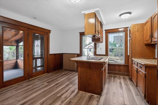12_321_22nd_Ave_NE_Minneapolis_MN_55418_USA-Kitchen-DSC07417.jpg