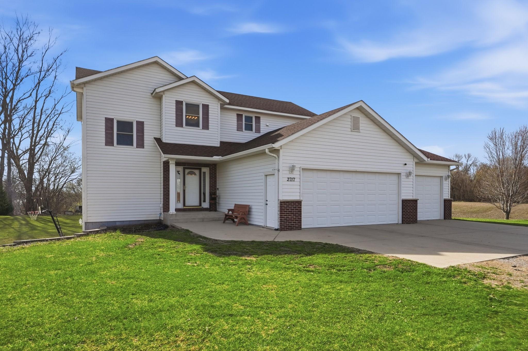 Two Story Home off Tar Road!