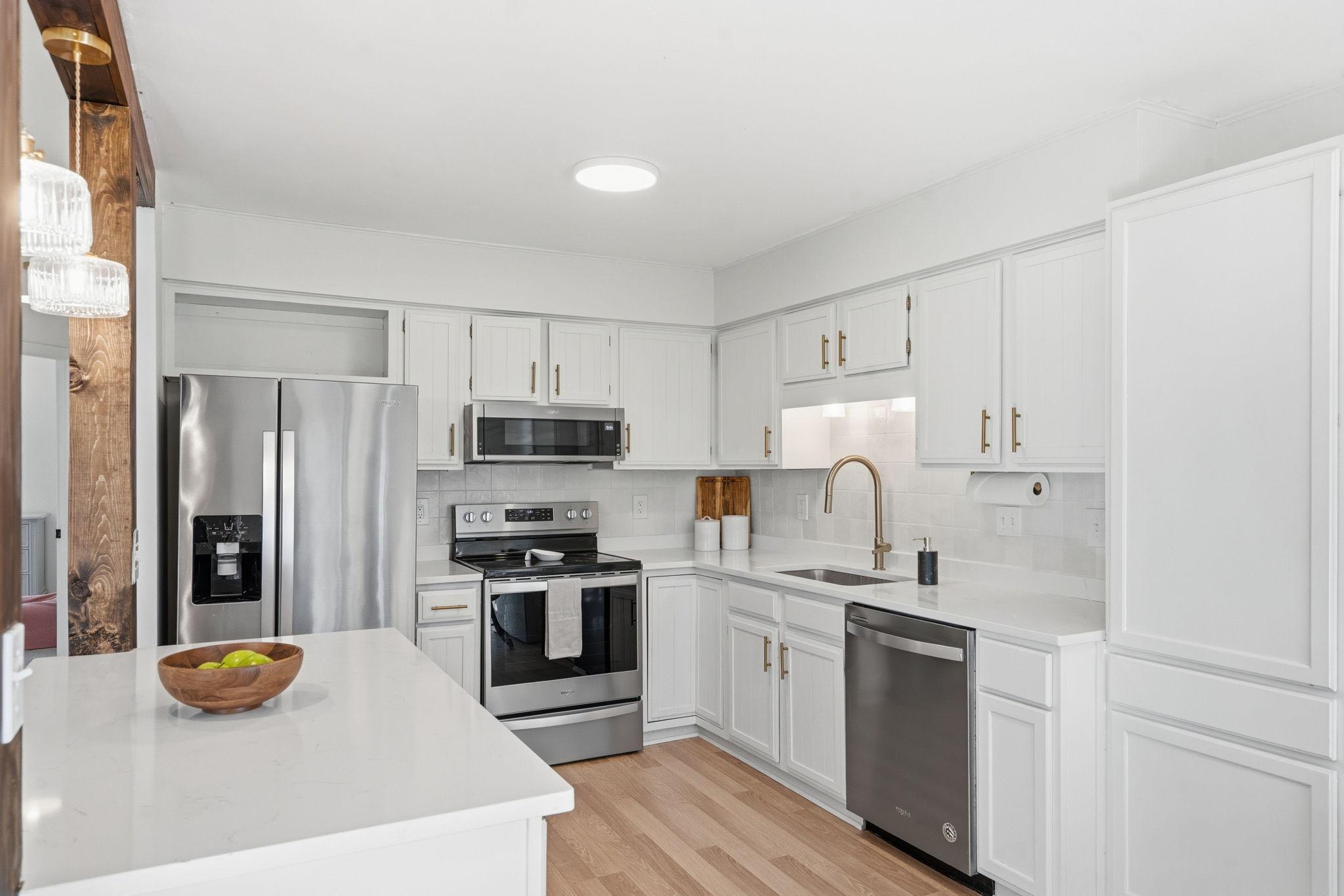 21-web-or-mls-6125 Creek View Trail-21.jpg