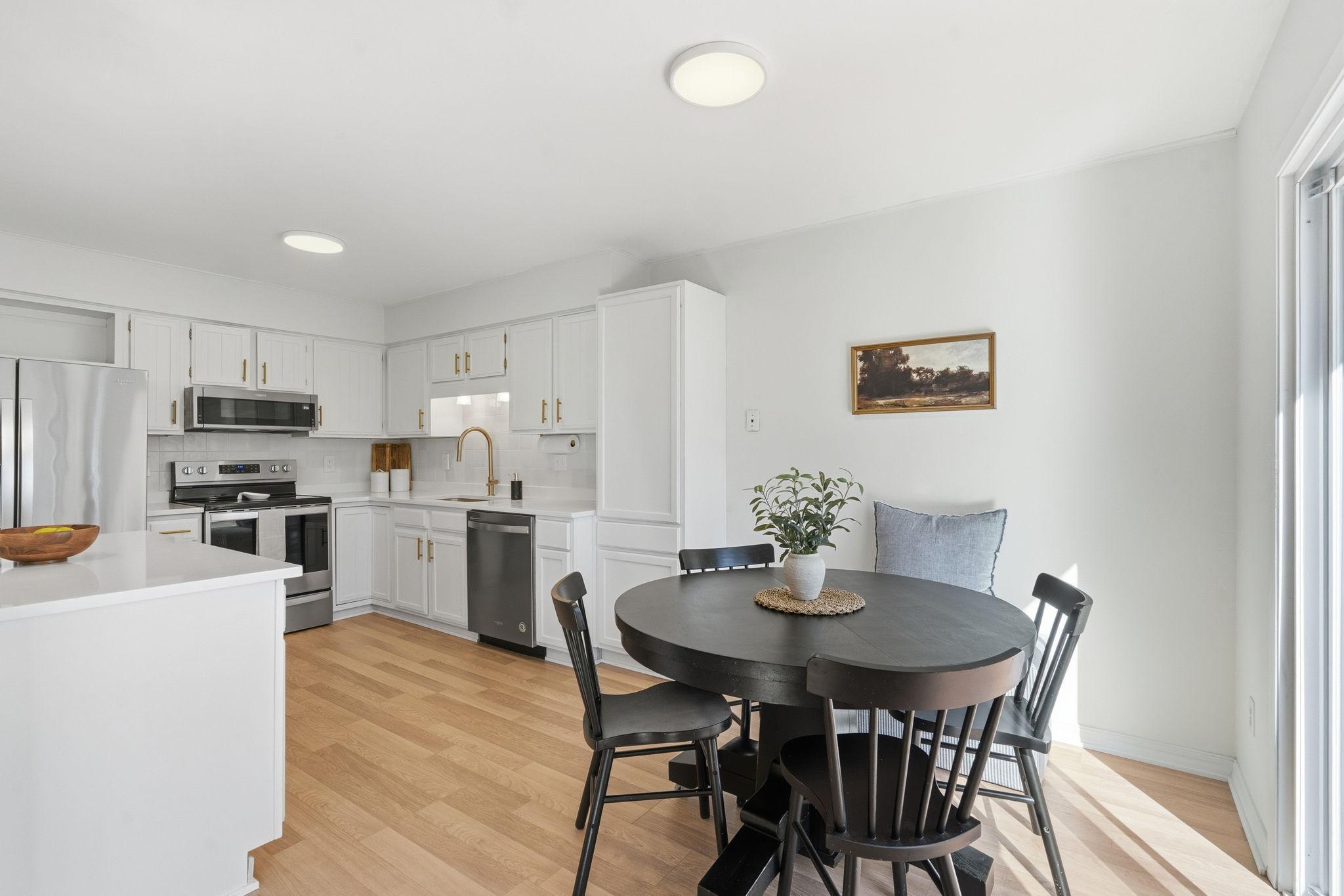 19-web-or-mls-6125 Creek View Trail-19.jpg