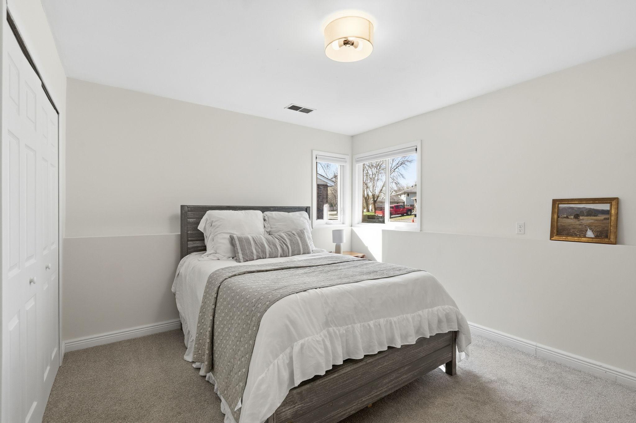 41-web-or-mls-6125 Creek View Trail-39.jpg