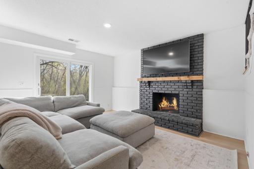 33-web-or-mls-6125 Creek View Trail -46.jpg