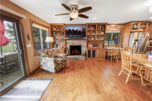 9585 fireplace 2.jpeg