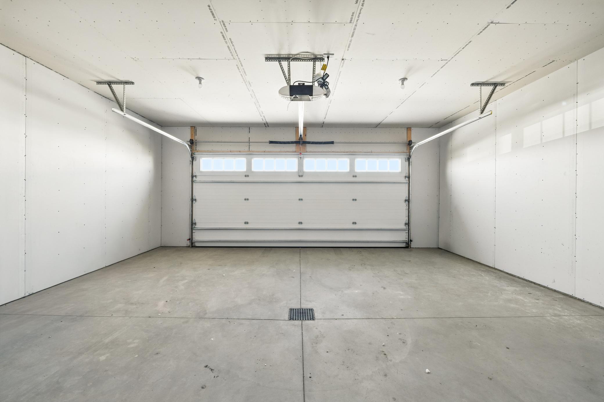 22 Previous model - insulation, drywall & floordrain included.jpg