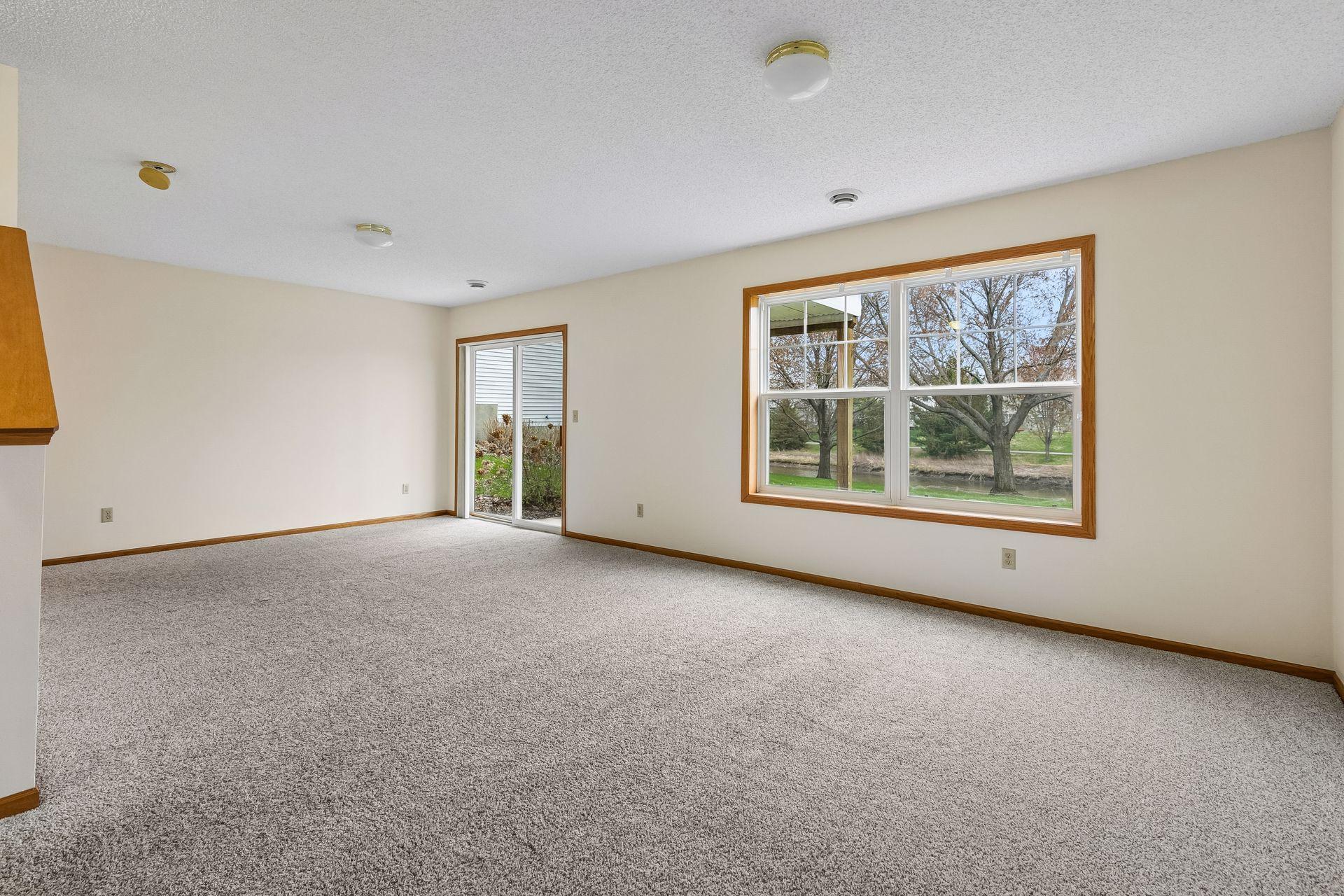 15156 Dundee Avenue - Spacecrafting - 0033.jpg