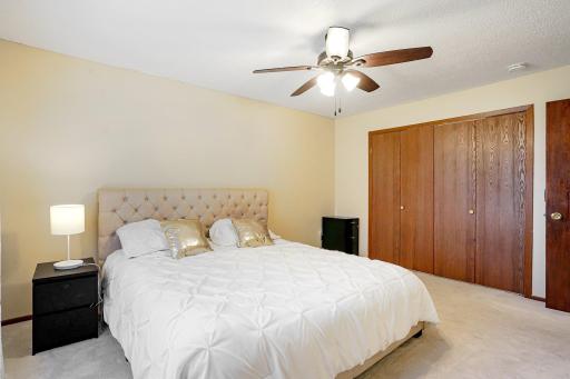 21-web-or-mls-134th St-S2204-021.jpg