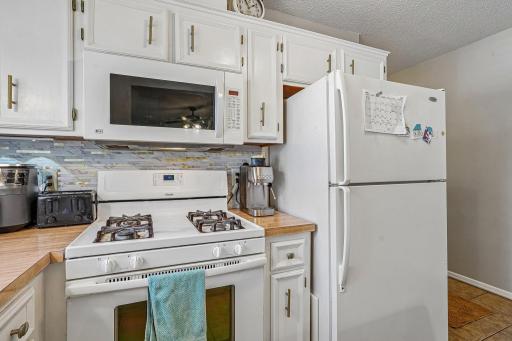 15-web-or-mls-134th St-S2204-015.jpg