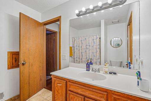 26-web-or-mls-134th St-S2204-026.jpg