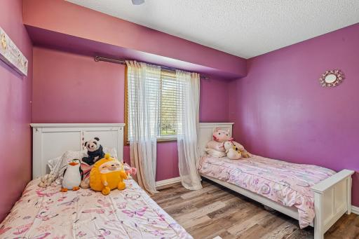 18-web-or-mls-134th St-S2204-018.jpg