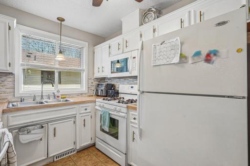 13-web-or-mls-134th St-S2204-013.jpg